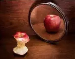 apple-shape-mirror.png
