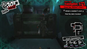 Joker climbs through the staff passageway inside Niijima’s Casino Palace in Persona 5